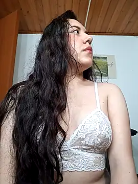 Snapshot of Emi_chik chatting on January 18, 2026, 9:57 am Emi chik online show from January 18, 2026, 9:57 am