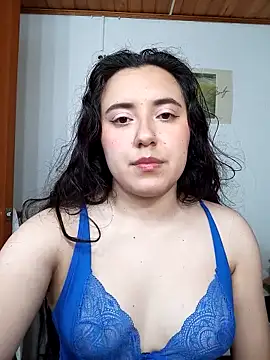 Snapshot of Emi_chik chatting on February 8, 2026, 10:29 am Emi chik online show from February 8, 2026, 10:29 am