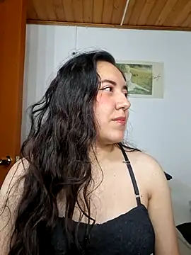 Snapshot of Emi_chik chatting on February 26, 2026, 10:03 am Emi chik online show from February 26, 2026, 10:03 am