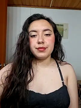 Snapshot of Emi_chik chatting on June 5, 2026, 5:03 am Emi chik online show from June 5, 2026, 5:03 am