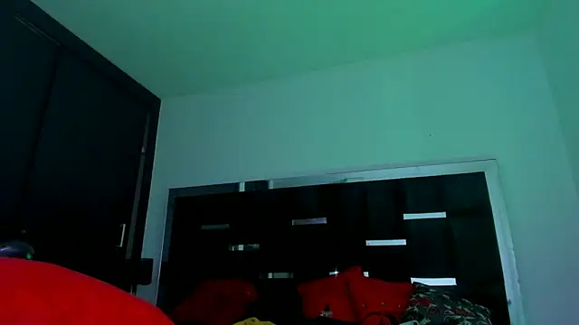 Snapshot of Eyleen_Santos chatting on March 5, 2026, 7:54 pm Eyleen Santos online show from March 5, 2026, 7:54 pm