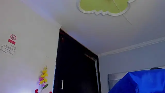 Snapshot of Eyleen_Santos chatting on March 31, 2026, 7:36 pm Eyleen Santos online show from March 31, 2026, 7:36 pm