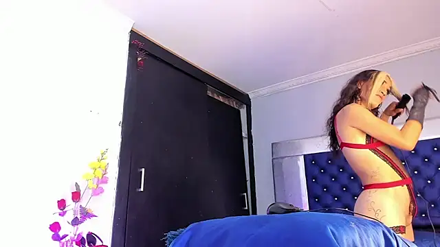 Snapshot of Eyleen_Santos chatting on April 2, 2026, 11:35 pm Eyleen Santos online show from April 2, 2026, 11:35 pm