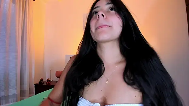 GabyButtler1 online show from March 9, 2025, 9:36 pm