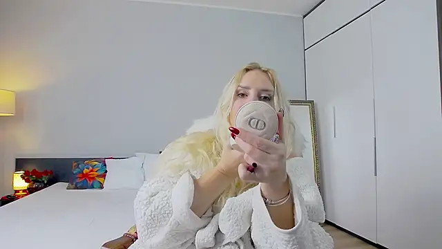 Snapshot of MariaRichi_ chatting on February 21, 2025, 12:39 pm MariaRichi online show from February 21, 2025, 12:39 pm