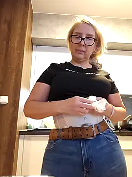 Snapshot of MariaRichi_ chatting on March 1, 2025, 6:46 am MariaRichi online show from March 1, 2025, 6:46 am