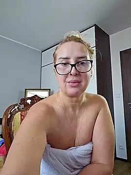 Snapshot of MariaRichi_ chatting on March 16, 2025, 7:59 am MariaRichi online show from March 16, 2025, 7:59 am