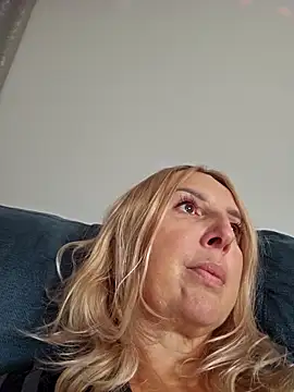 Snapshot of MariaRichi_ chatting on November 1, 2025, 7:32 am MariaRichi online show from November 1, 2025, 7:32 am