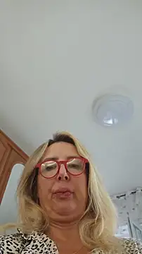 Snapshot of MariaRichi_ chatting on July 7, 2026, 6:16 am MariaRichi online show from July 7, 2026, 6:16 am