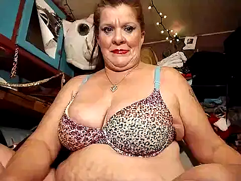 Snapshot of Fantasymaid80 chatting on January 12, 2025, 7:32 am Fantasymaid80 online show from January 12, 2025, 7:32 am