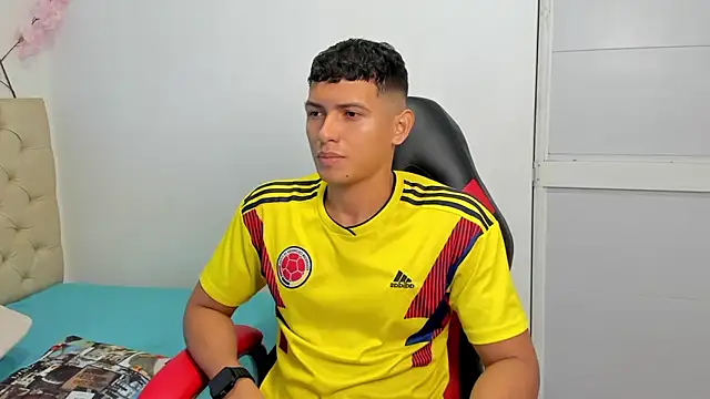 yei-sant online show from October 25, 2025, 2:41 am