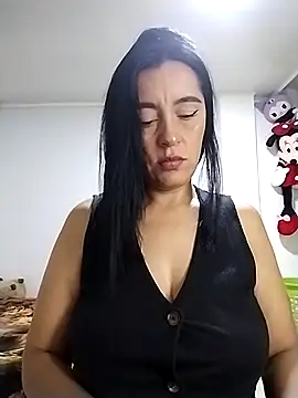 hailey85 online show from February 4, 2026, 11:42 pm