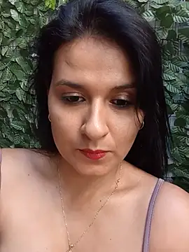 Snapshot of elena_jonees chatting on July 8, 2026, 8:46 pm elena jonees online show from July 8, 2026, 8:46 pm