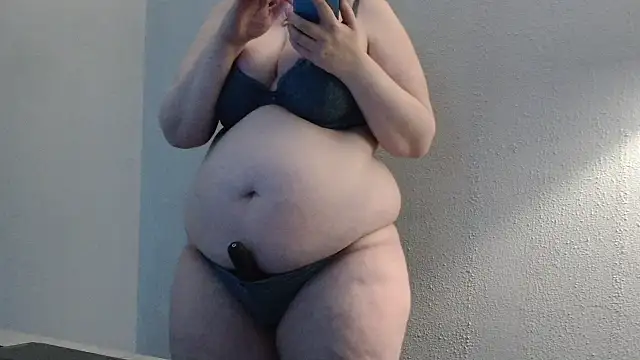 Snapshot of desiree1981 chatting on February 27, 2026, 12:05 pm desiree1981 online show from February 27, 2026, 12:05 pm