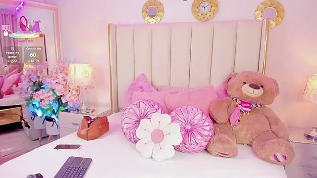 evangelin ts online show from April 6, 2026, 1:23 pm