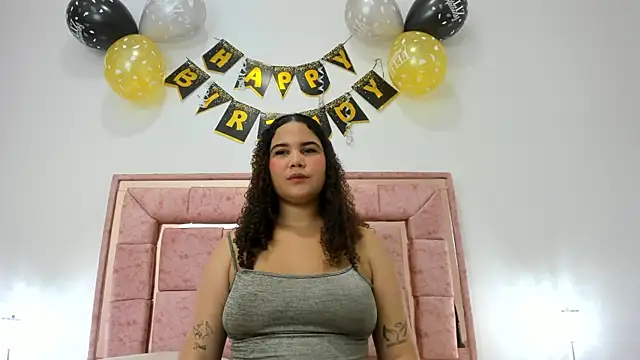 zoee lovv online show from December 21, 2024, 3:25 am