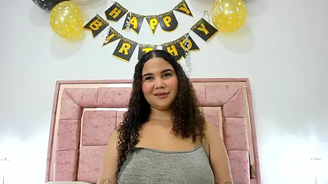 zoee lovv online show from December 21, 2024, 7:03 am