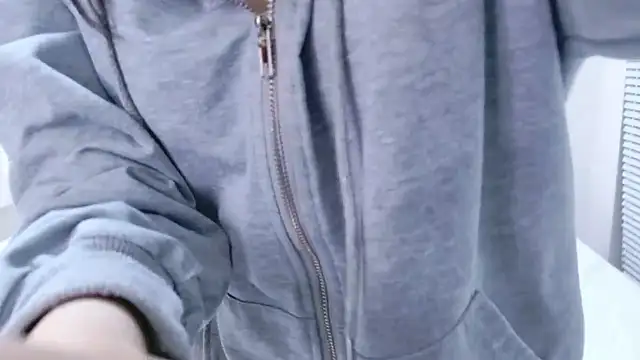 Yurie  online show from November 29, 2025, 2:20 pm