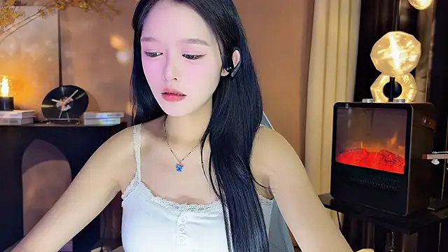 xiaodaibabyy online show from December 9, 2024, 11:36 am