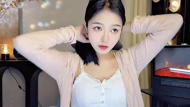 xiaodaibabyy online show from February 10, 2025, 1:22 pm