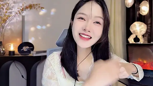 xiaodaibabyy online show from February 14, 2025, 2:12 pm