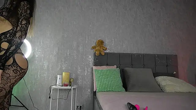 KatelynSparks online show from December 15, 2025, 7:01 am