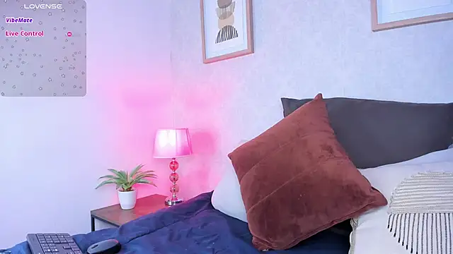 Caroline dh online show from September 16, 2025, 11:44 am