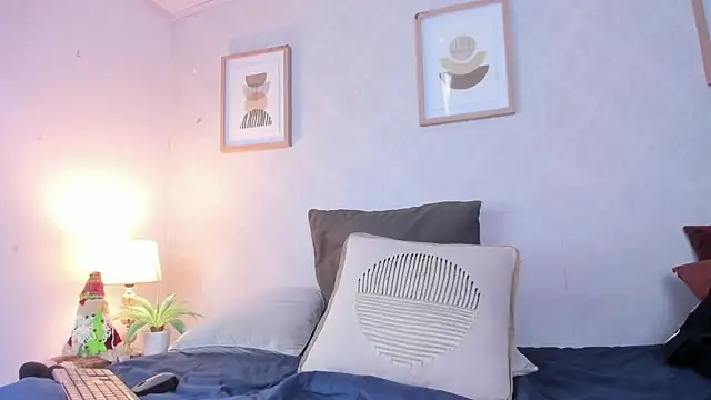 Caroline dh online show from January 5, 2026, 5:27 pm