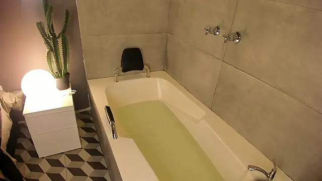 Caroline dh online show from March 13, 2026, 11:50 am