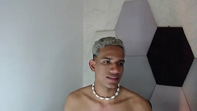 AbrahanBratz online show from January 30, 2025, 6:00 pm