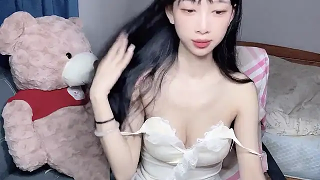 Lili-2 online show from October 1, 2025, 4:35 pm