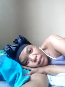 Feathergal69  online show from September 18, 2025, 12:29 pm