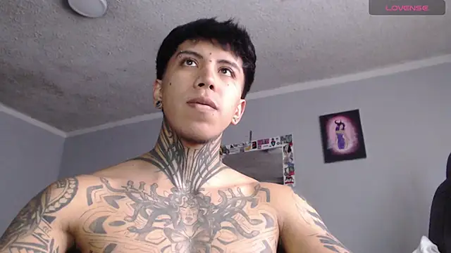 Nickhot0609 online show from January 15, 2025, 10:13 pm