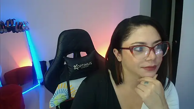 Snapshot of Madame_Shein_ chatting on February 5, 2025, 9:57 am Madame Shein  online show from February 5, 2025, 9:57 am