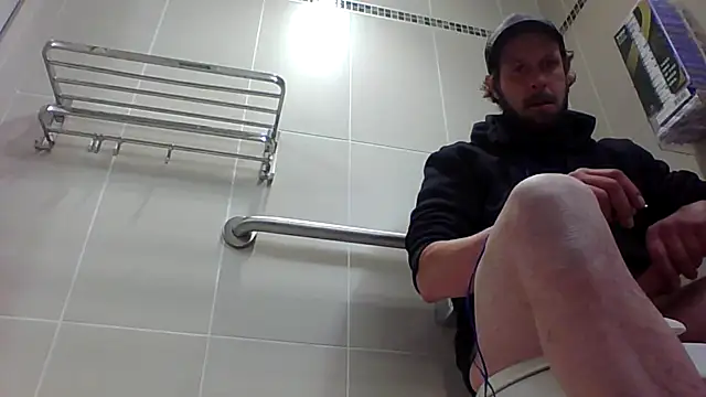 axelongshaft69 online show from January 11, 2026, 12:26 am