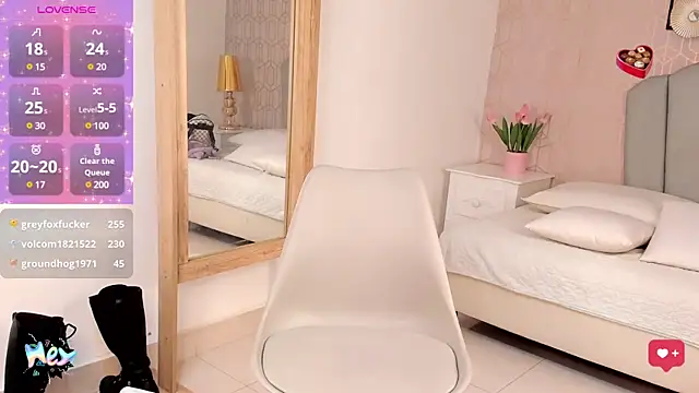 Snapshot of Paige_smith chatting on January 12, 2025, 10:33 pm Paige smith online show from January 12, 2025, 10:33 pm