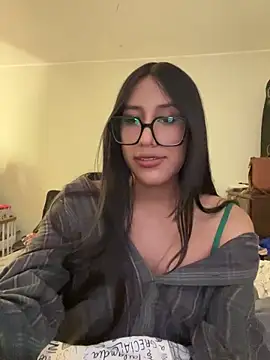 AleFantasy0001 online show from January 13, 2026, 7:41 pm