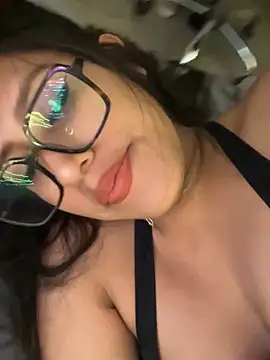 AleFantasy0001 online show from February 1, 2026, 7:01 pm