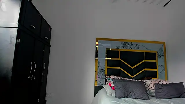 MattDevon online show from October 17, 2025, 10:01 pm