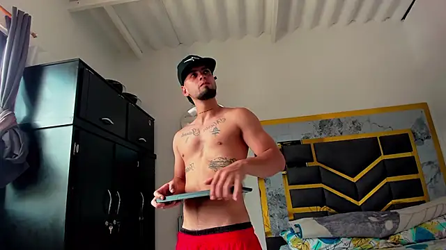 MattDevon online show from November 2, 2025, 4:53 pm