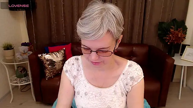 Cutie Erikaa1 online show from March 1, 2025, 2:37 am