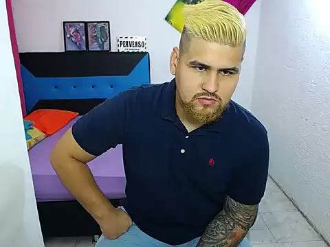 Snapshot of pitbullveryhot chatting on December 4, 2024, 2:04 pm pitbullveryhot online show from December 4, 2024, 2:04 pm