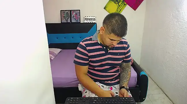 Snapshot of pitbullveryhot chatting on March 9, 2025, 7:59 pm pitbullveryhot online show from March 9, 2025, 7:59 pm