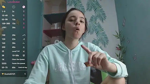 Snapshot of Mia-kalinfa chatting on December 6, 2024, 3:55 pm Mia-kalinfa online show from December 6, 2024, 3:55 pm