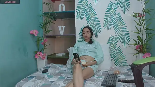 Snapshot of Mia-kalinfa chatting on December 31, 2024, 1:30 pm Mia-kalinfa online show from December 31, 2024, 1:30 pm