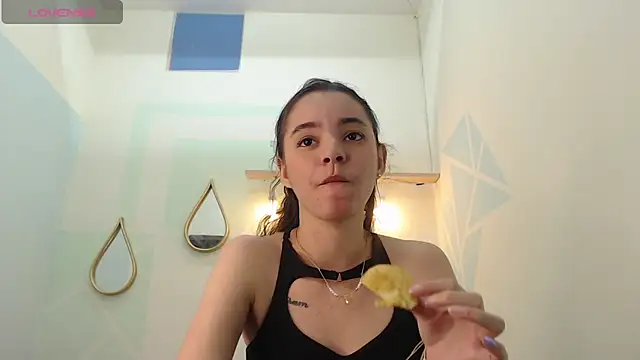 Snapshot of Mia-kalinfa chatting on February 5, 2025, 9:18 pm Mia-kalinfa online show from February 5, 2025, 9:18 pm