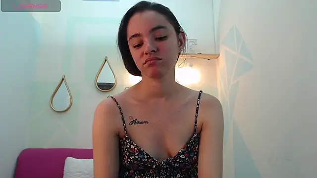 Snapshot of Mia-kalinfa chatting on March 5, 2025, 4:24 pm Mia-kalinfa online show from March 5, 2025, 4:24 pm