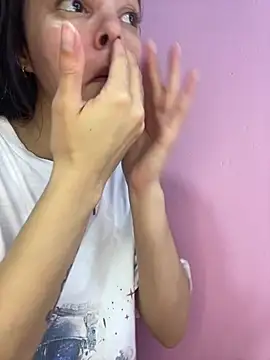 Snapshot of Mia-kalinfa chatting on May 28, 2026, 1:08 pm Mia-kalinfa online show from May 28, 2026, 1:08 pm