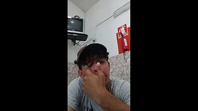 luisfer 306 online show from February 18, 2025, 5:42 pm