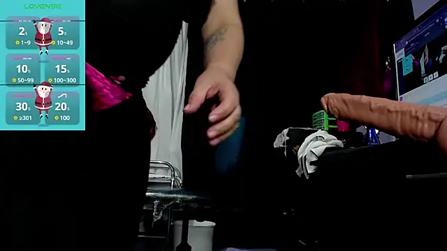 Snapshot of bigassruby45 chatting on December 19, 2024, 12:02 am bigassruby45 online show from December 19, 2024, 12:02 am